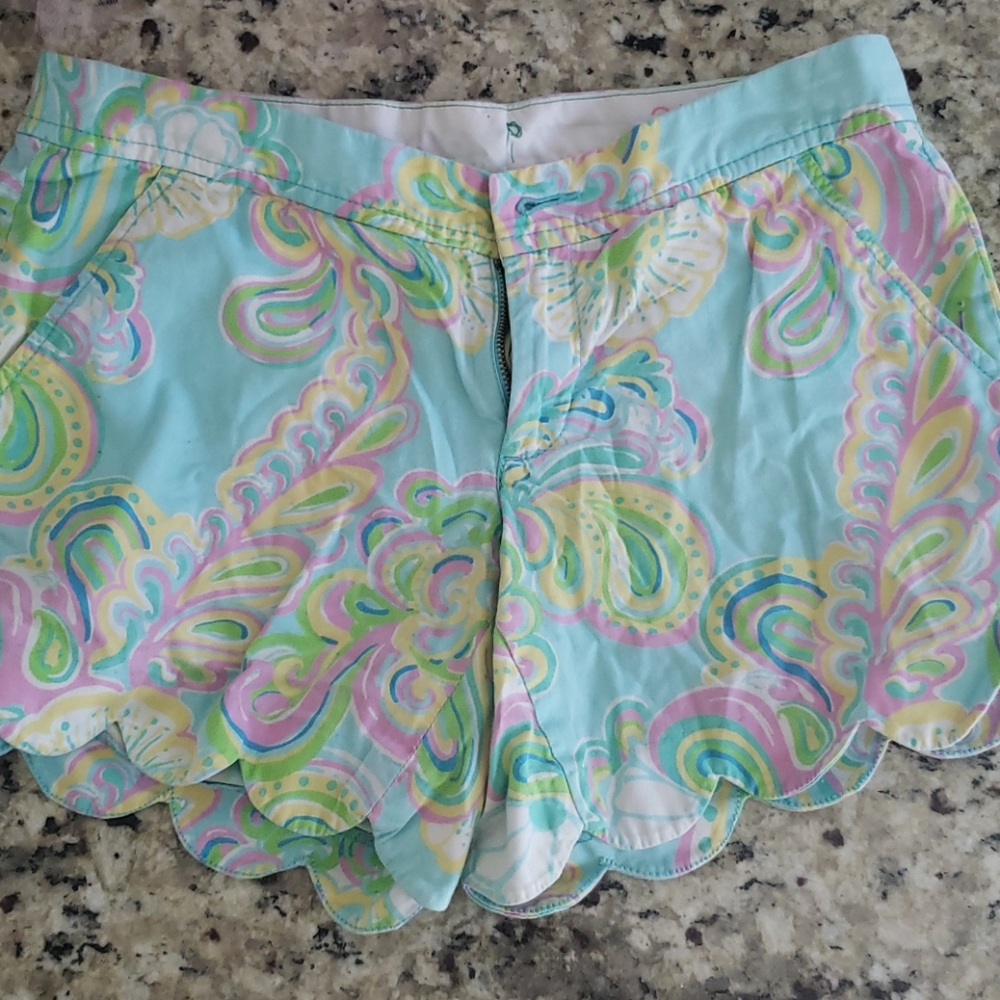 Lilly Pulitzer Scalloped Shorts Size 2
